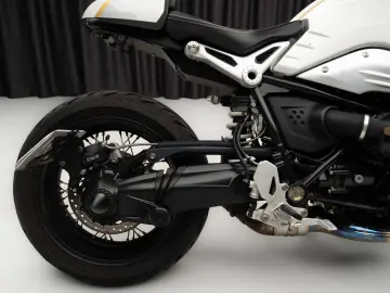 BMW R NINE T