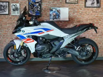 BMW R 1300 RS Performance ASA 3 Pakete  Akrapovic´