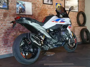 BMW R 1300 RS Performance ASA 3 Pakete  Akrapovic´