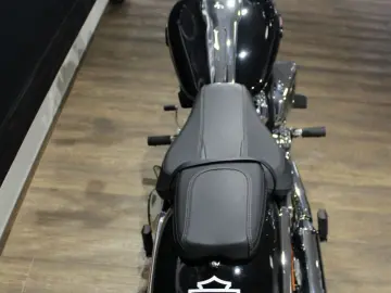 HARLEY DAVIDSON Breakout FXBR 117 Jekill&Hyde