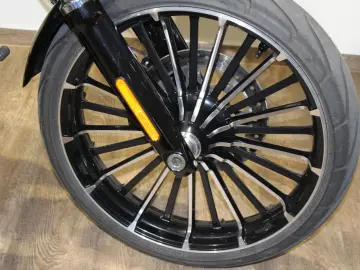 HARLEY DAVIDSON Breakout FXBR 117 Jekill&Hyde