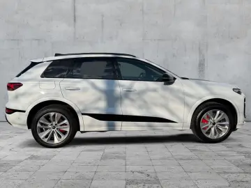AUDI SQ6 e-tron QU MATRIX NAVI HuD B&O ACC AHK AIR 21