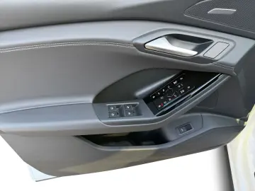 AUDI SQ6 e-tron QU MATRIX NAVI HuD B&O ACC AHK AIR 21