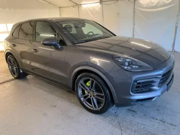 PORSCHE Cayenne E-Hybrid