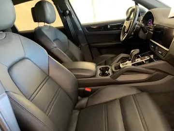 PORSCHE Cayenne E-Hybrid