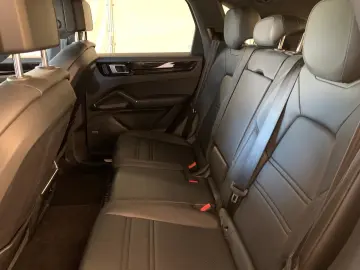 PORSCHE Cayenne E-Hybrid