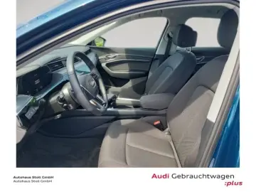 AUDI e-tron quattro 55 advanced 22 B&O PhoneBox Umgeb