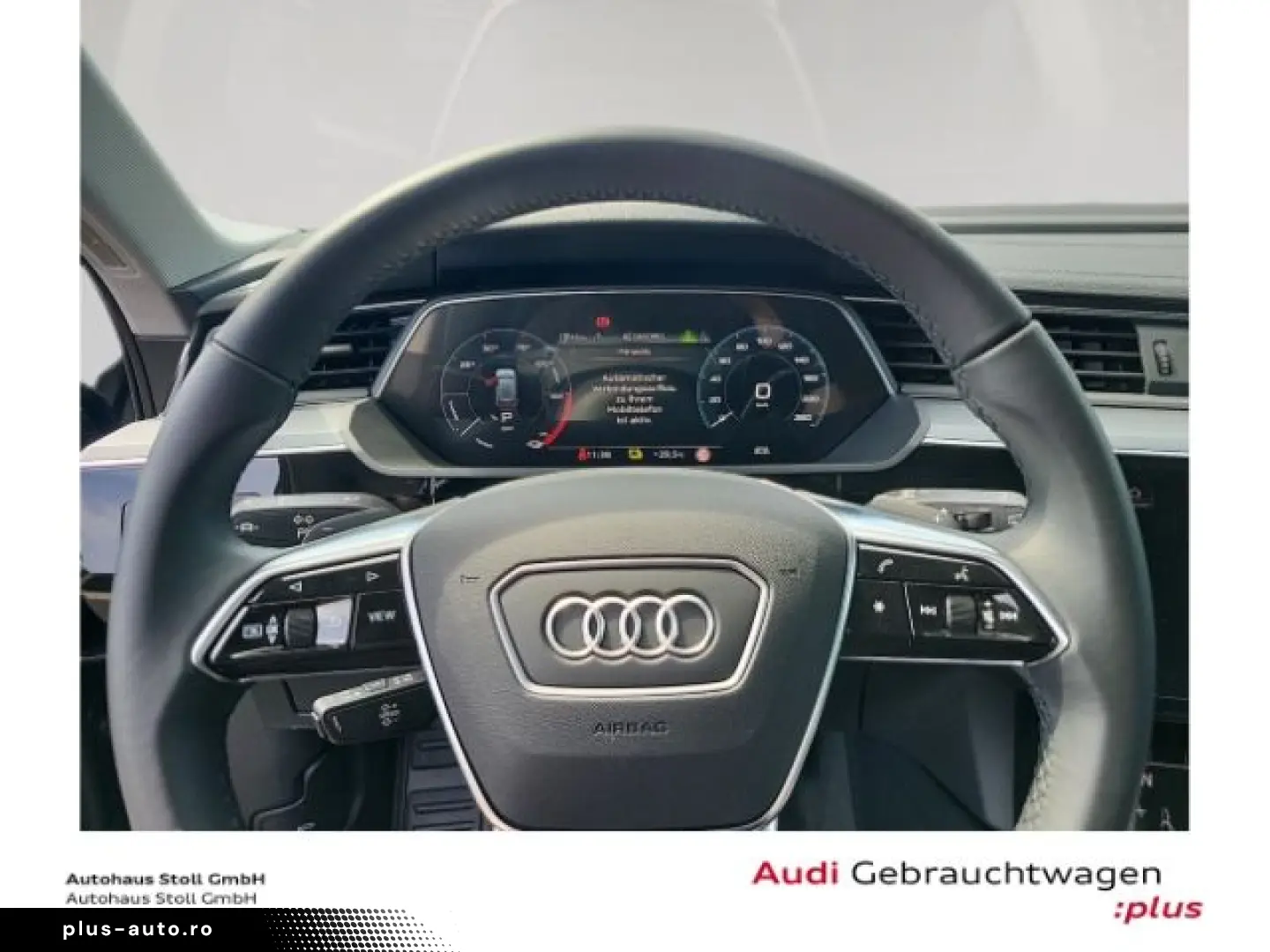 AUDI e-tron quattro 55 advanced 22 B&O PhoneBox Umgeb