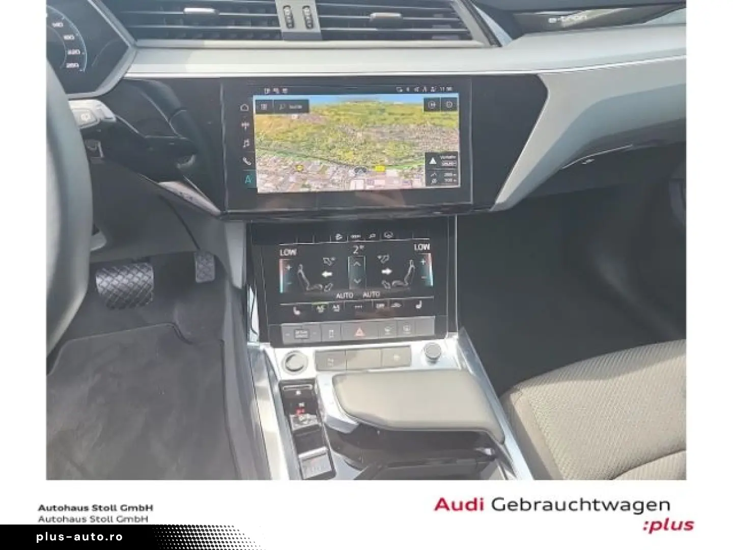 AUDI e-tron quattro 55 advanced 22 B&O PhoneBox Umgeb