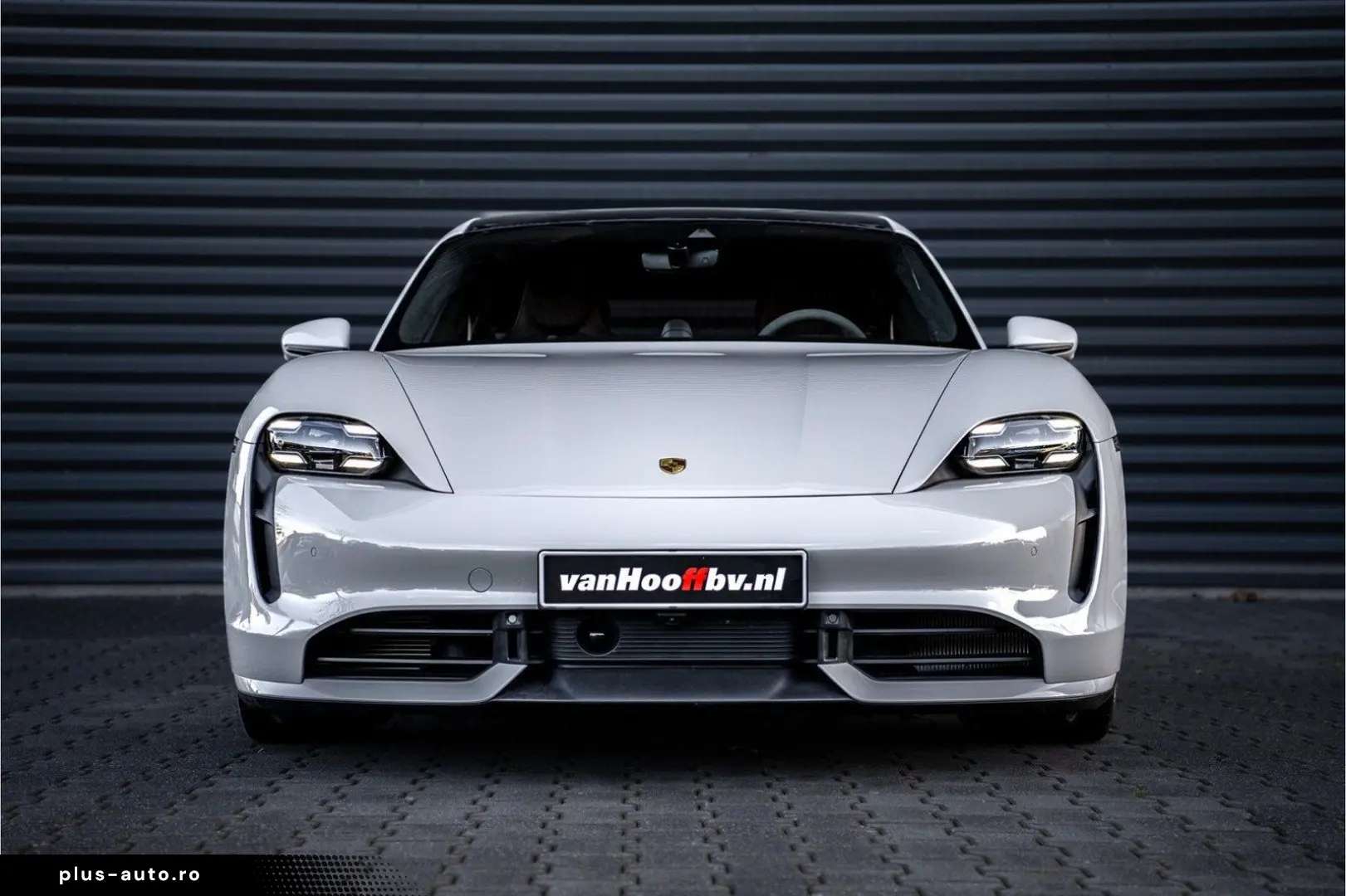 PORSCHE Taycan Turbo Sport Turismo - Krijt - Display - S