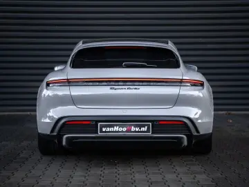 PORSCHE Taycan Turbo Sport Turismo - Krijt - Display - S