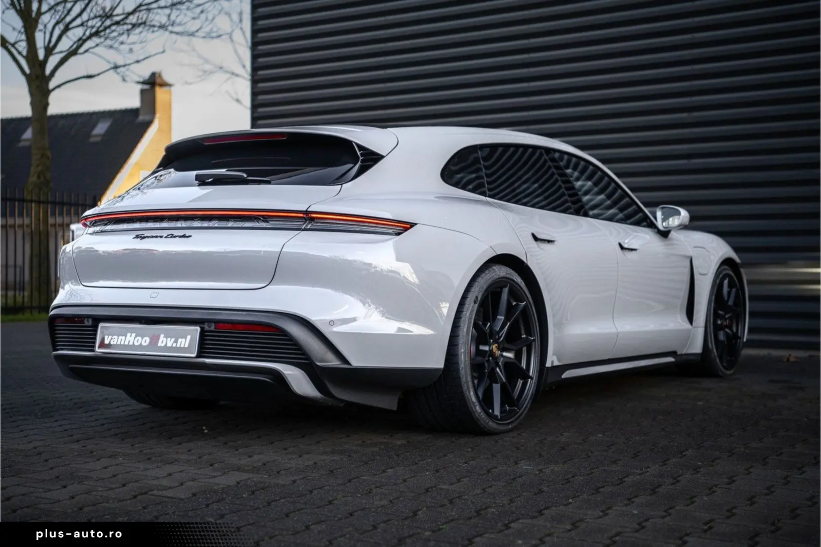 PORSCHE Taycan Turbo Sport Turismo - Krijt - Display - S