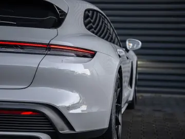 PORSCHE Taycan Turbo Sport Turismo - Krijt - Display - S