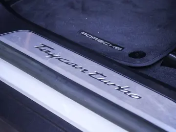 PORSCHE Taycan Turbo Sport Turismo - Krijt - Display - S