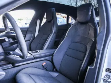 PORSCHE Taycan Turbo Sport Turismo - Krijt - Display - S