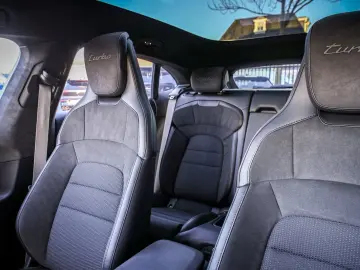PORSCHE Taycan Turbo Sport Turismo - Krijt - Display - S
