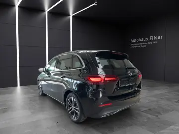 MERCEDES-BENZ B 180  Progressive Navi Autom. LED Sit…