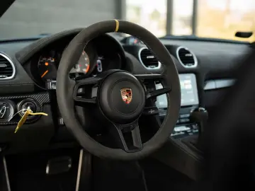 PORSCHE 718 Cayman GT4 RS  CLUBSPORT WEISSACH LIFT PDLS