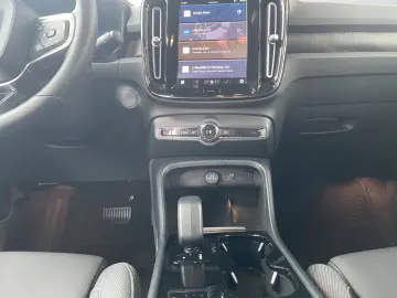 VOLVO XC40E Ultimate Pure AHK AWD SHZ DAB StHZG