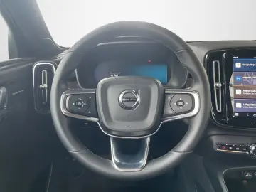 VOLVO XC40E Ultimate Pure AHK AWD SHZ DAB StHZG