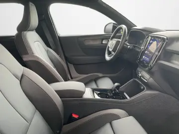 VOLVO XC40E Ultimate Pure AHK AWD SHZ DAB StHZG