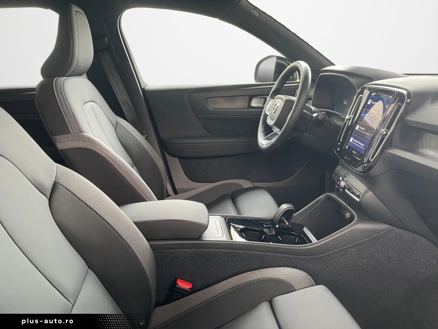 VOLVO XC40E Ultimate Pure AHK AWD SHZ DAB StHZG