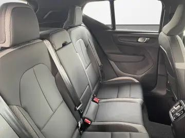 VOLVO XC40E Ultimate Pure AHK AWD SHZ DAB StHZG