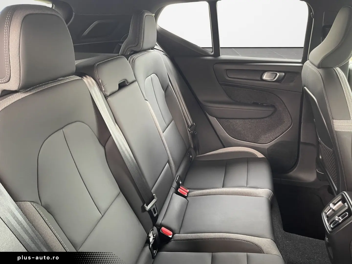 VOLVO XC40E Ultimate Pure AHK AWD SHZ DAB StHZG