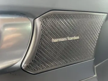 VOLVO XC40E Ultimate Pure AHK AWD SHZ DAB StHZG
