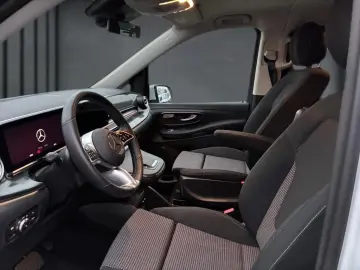 MERCEDES-BENZ EQV 300 Lang LED TISCH MBUX SHZ 360  Kamera
