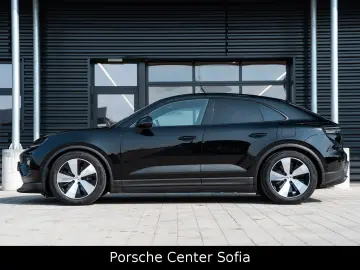 PORSCHE Macan Electric 4
