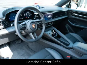 PORSCHE Macan Electric 4