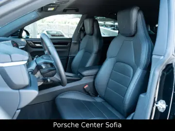 PORSCHE Macan Electric 4