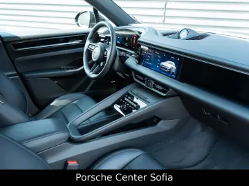 PORSCHE Macan Electric 4