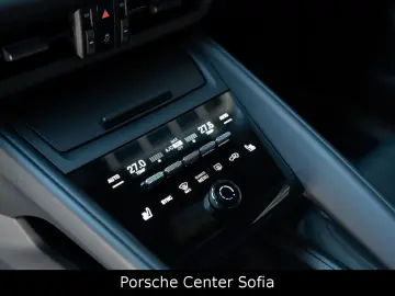 PORSCHE Macan Electric 4