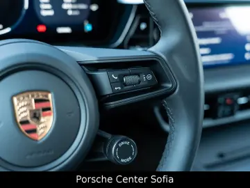 PORSCHE Macan Electric 4