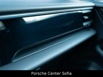 PORSCHE Macan Electric 4