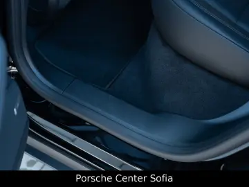 PORSCHE Macan Electric 4