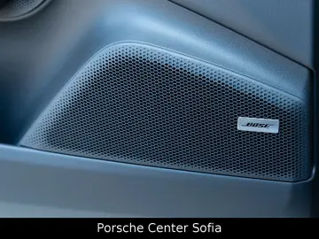 PORSCHE Macan Electric 4