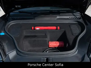 PORSCHE Macan Electric 4
