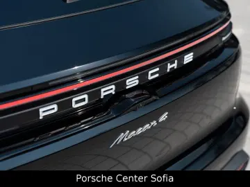 PORSCHE Macan Electric 4