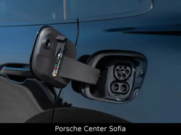 PORSCHE Macan Electric 4