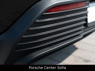 PORSCHE Macan Electric 4