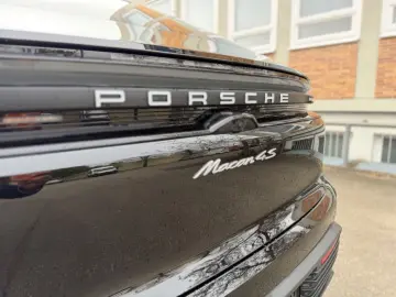 PORSCHE Macan Electric 4 S Pano Air Matrix LED Bose ACC