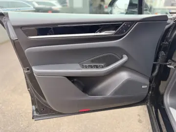 PORSCHE Macan Electric 4 S Pano Air Matrix LED Bose ACC