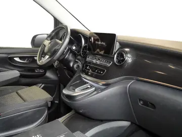 MERCEDES-BENZ EQV 300 PANO KAMERA LED 7SITZER TISCH …