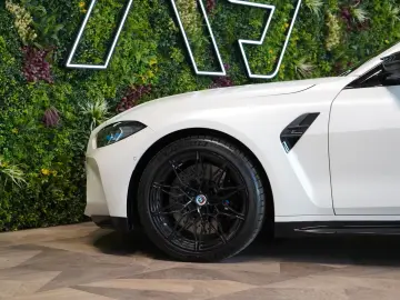 BMW M4 COMPETITION XDRIVE FROZEN HUD 69.421 € NETTO
