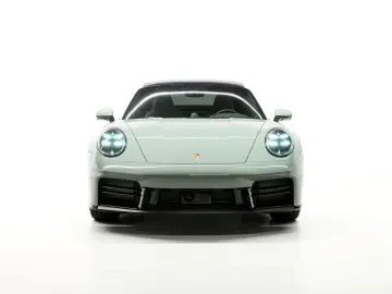PORSCHE 992 Carrera