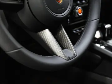 PORSCHE 992 Carrera