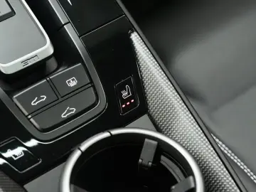 PORSCHE 992 Carrera